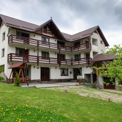 Casa Georgiana Gabriel 1000